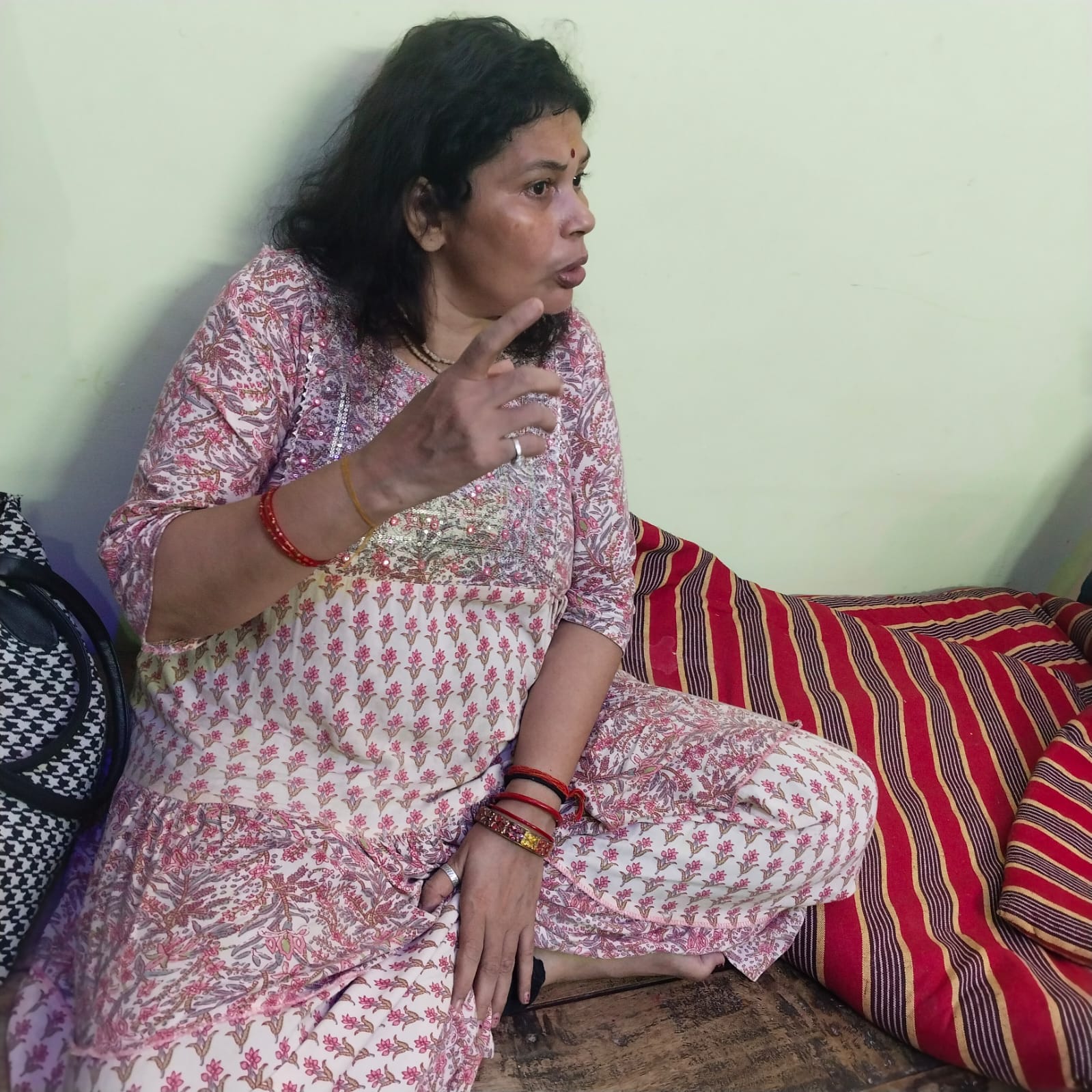 Armed Robbers Loot Cash and Jewellery from House in Shyam Nagar