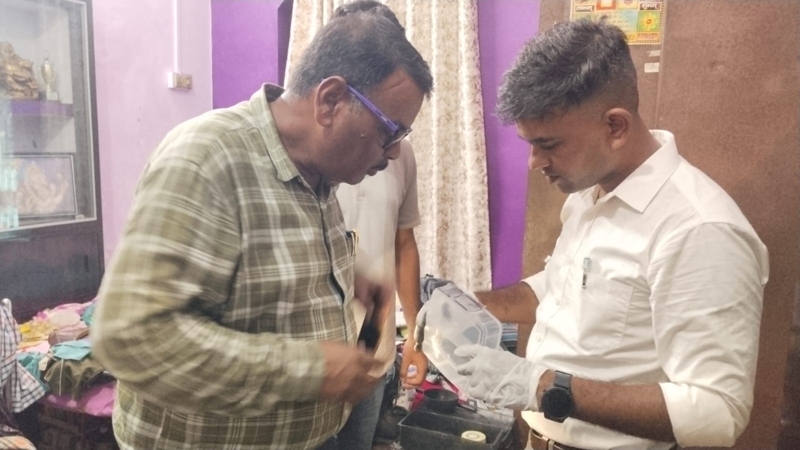 Armed Robbers Loot Cash and Jewellery from House in Shyam Nagar