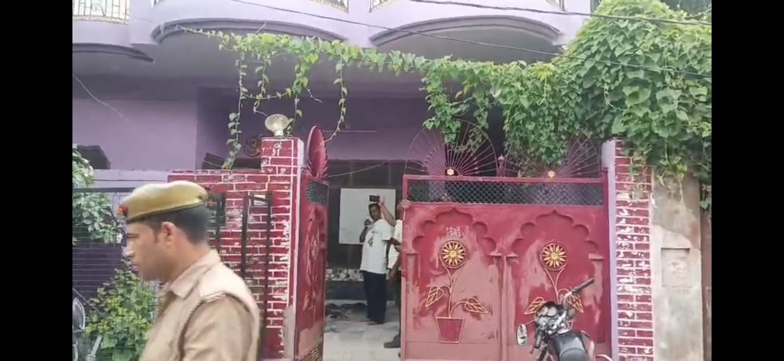 Armed Robbers Loot Cash and Jewellery from House in Shyam Nagar