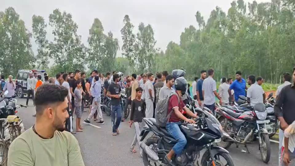 Saharanpur: Middle-Aged Man Found Hanging From Tree Near Highway, Family Alleges Murder