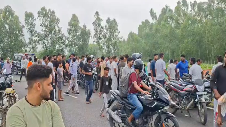 Saharanpur: Middle-Aged Man Found Hanging From Tree Near Highway, Family Alleges Murder
