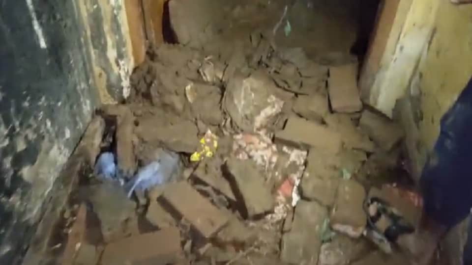 Husband and wife die after roof of their house collapses in Usmanpur area
