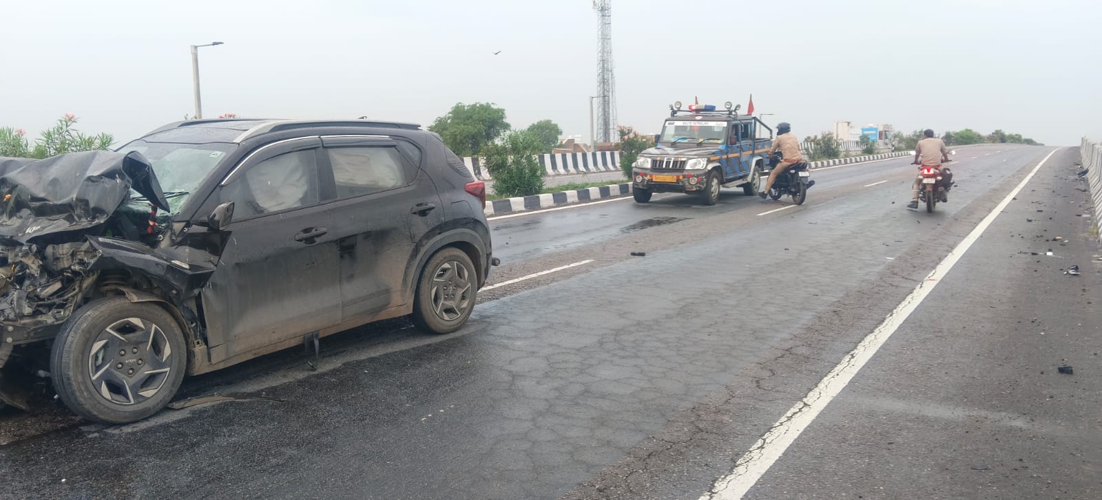 पिरोना ओवरब्रिज पर कार हादसा