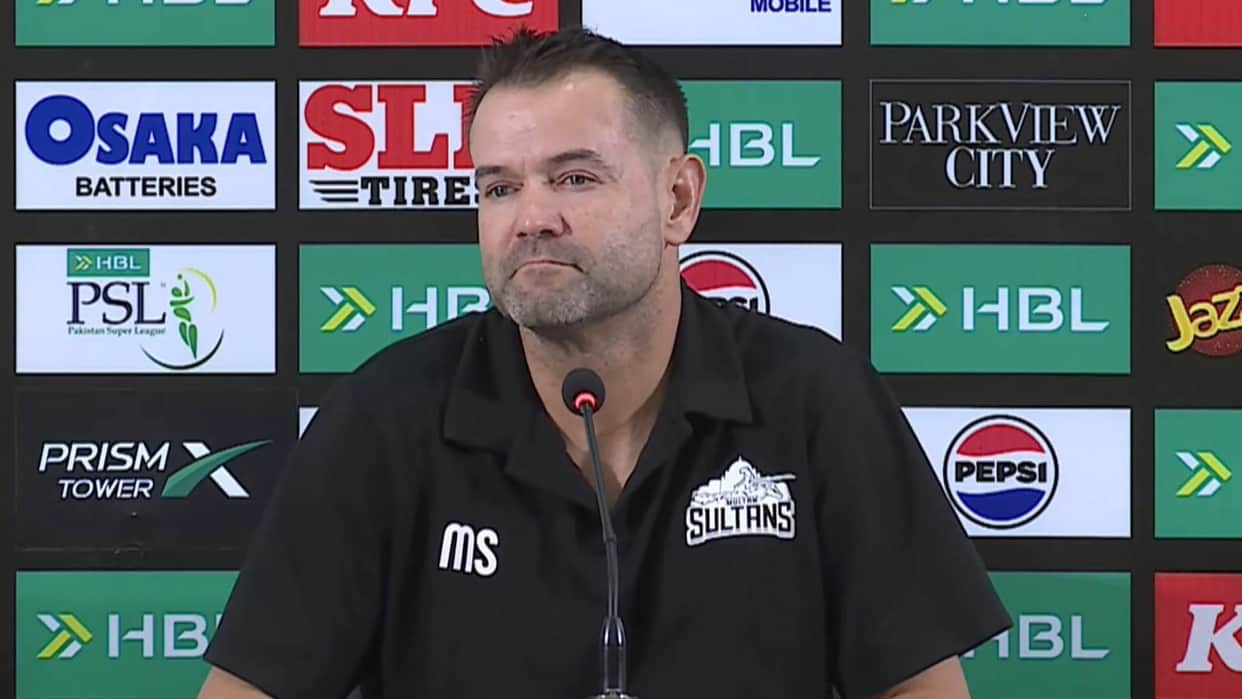Pakistan Cricket Board signed former South African first-class cricketer Mike Smith as team new batting coach