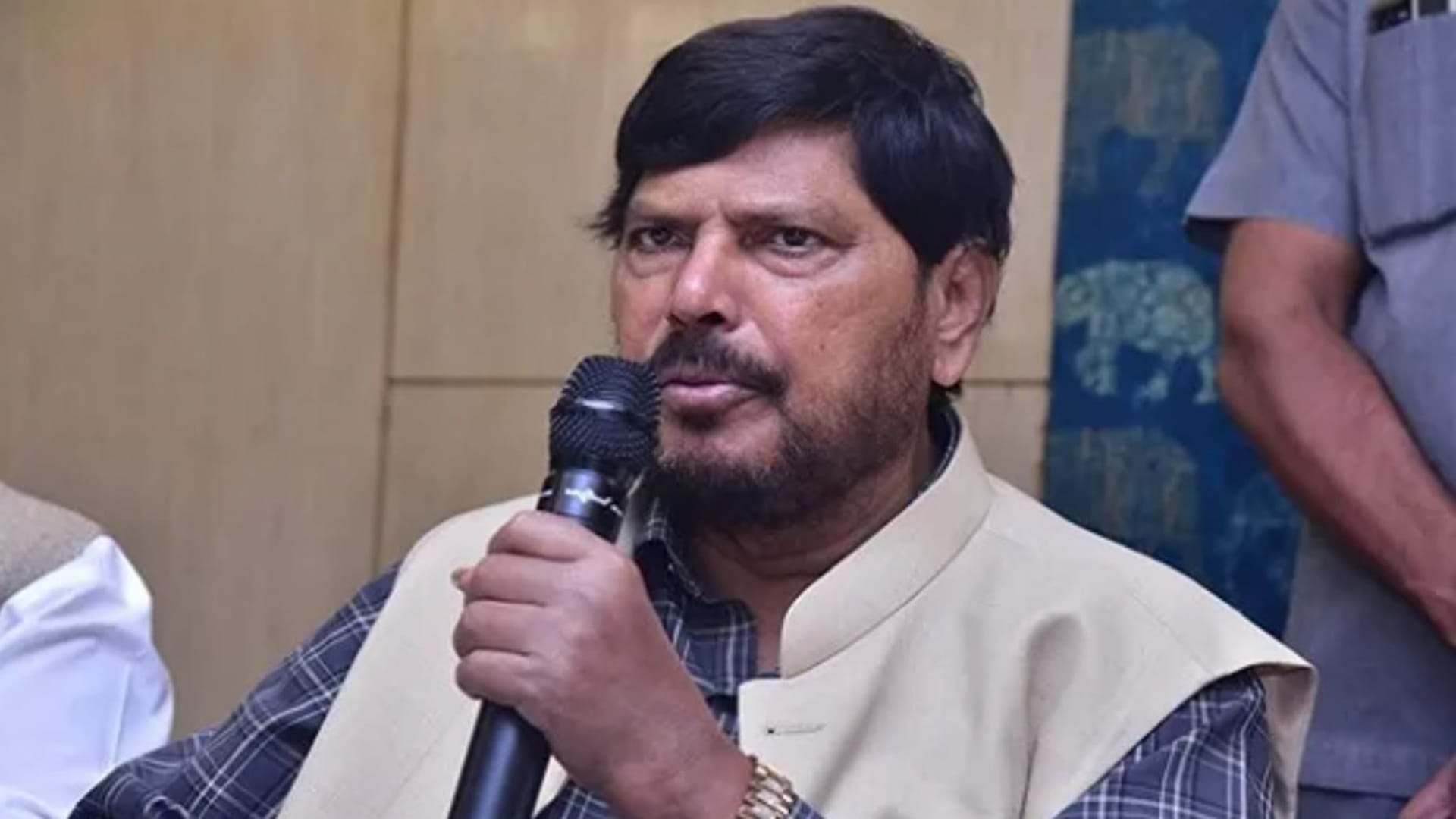आरपीआई के राष्ट्रीय अध्यक्ष रामदास अठावले