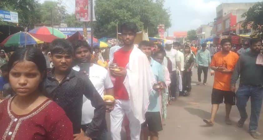 Sawan First Monday: Agra Turns Devotional as Shiva Temples Echo With Bam Bam Bhole