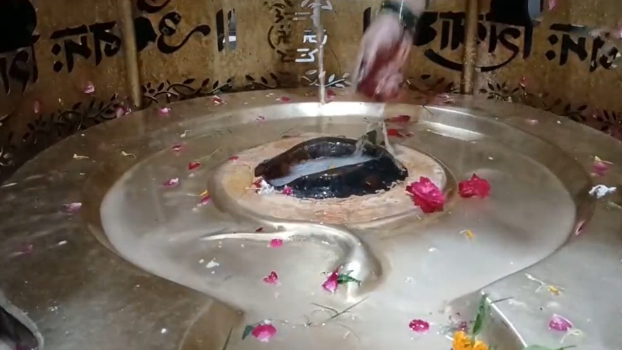 Sawan Somwar First Monday Huge Rush of Devotees at Haridwar and Rishikesh Shiva Temples Shivalay