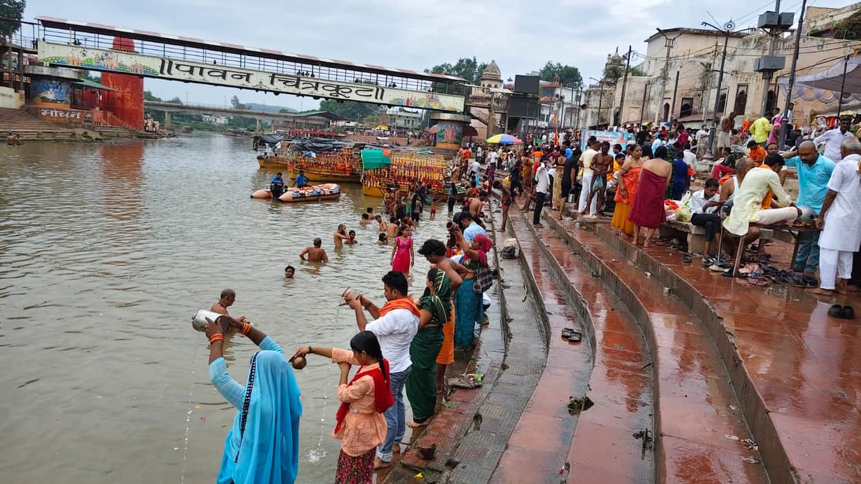 Chitrakoot-Sawan-First-Monday-Shiv-Temples-Devotees