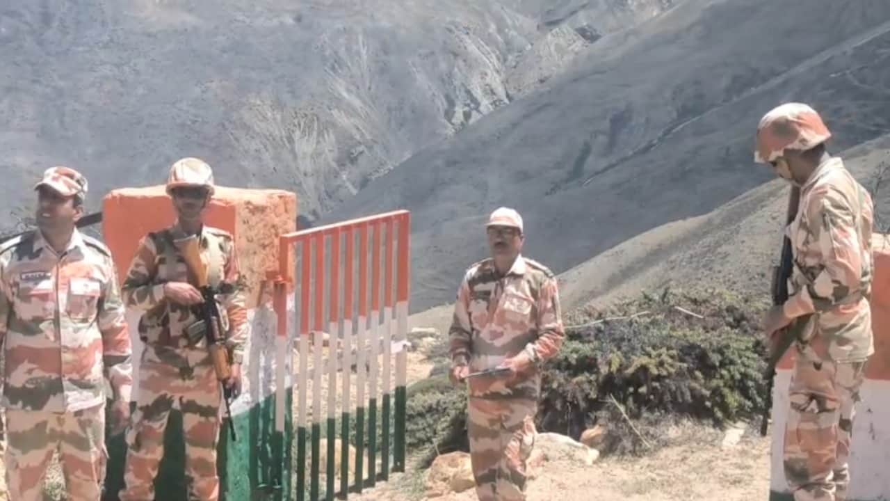 शिपिकला पर छह साल बाद व्यापारियों के लिए खोला गया सीमा का गेट।