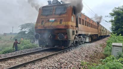 Fire breaks out in the engine of Kasganj-Bareilly passenger train causing panic among passengers