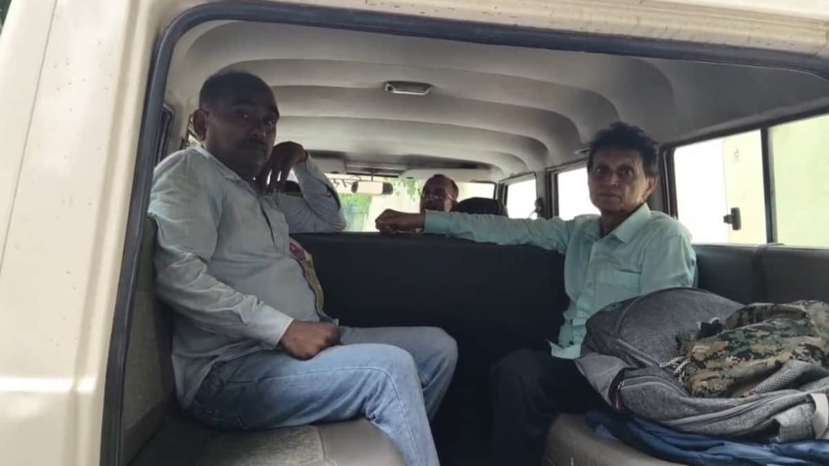 banka vigilance bribery case engineer omprakash mandal jageshwar mandal caught taking rs 1 26 lakh bribe zila