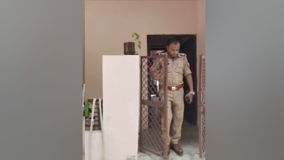 Father kills daughter in Agra, angered by her love marriage