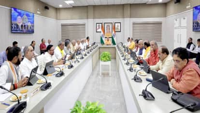 UP: After the cabinet meeting, this picture of both the Deputy CMs of the state is making headlines