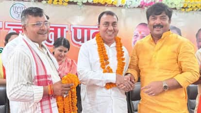 भाजपा के क्षेत्रीय अध्यक्ष अशोक चौरसिया ने की बैठक।