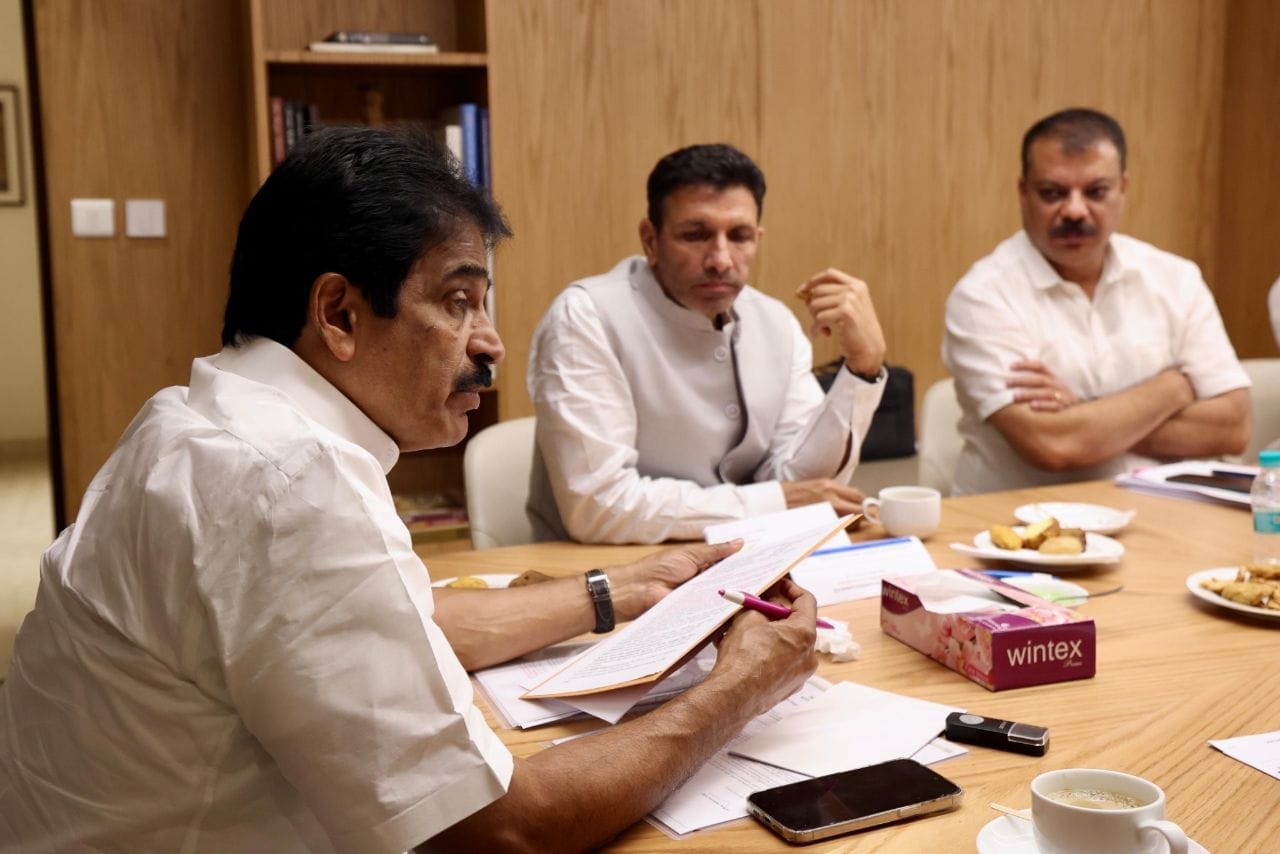 दिल्ली कांग्रेस मुख्यालय में बैठक