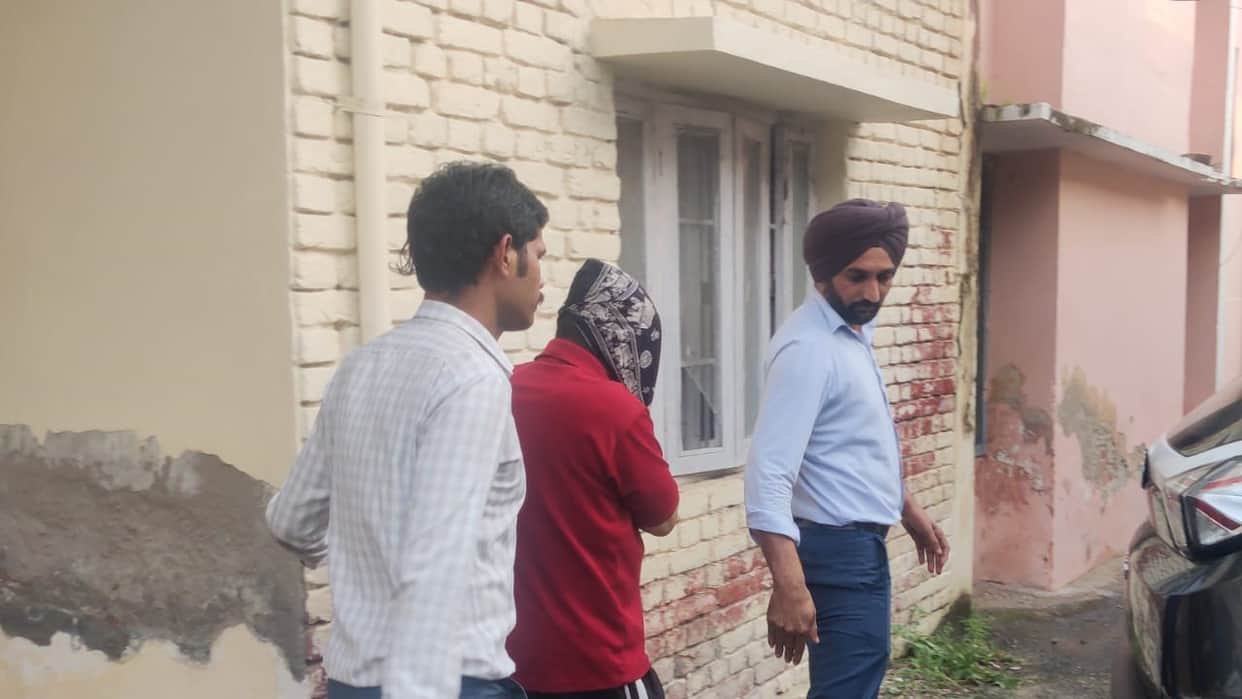 Public Works Department JE arrested red handed while accepting bribe of Rs 8,000 for passing bill