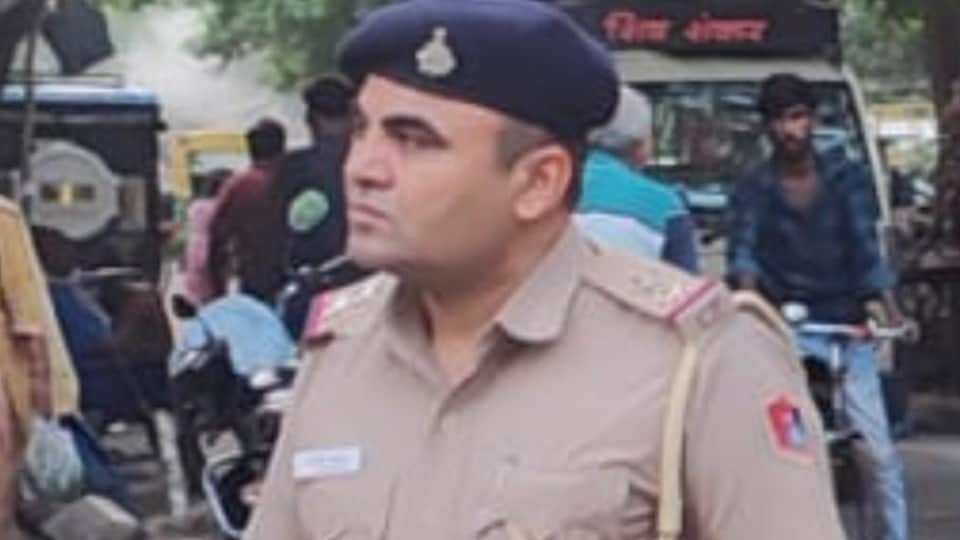 Bribe demanded to register FIR Bapudham Outpost In-charge and ASI nabbed