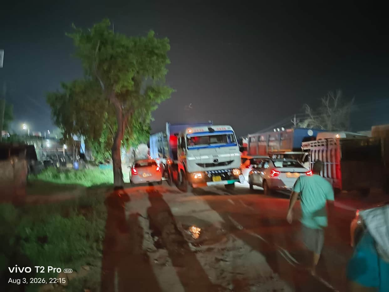 Five-Km Traffic Jam After Diversion on Yamuna Bridge Route