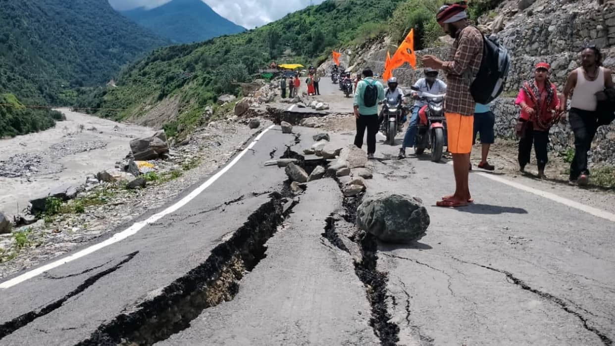 Gangotri Highway sinking Cracks widening Threat to  existence of Kyark village and the road Uttarkashi