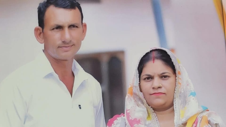 कुरुक्षेत्र में दर्दनाक हादसा: घर का लेंटर गिरने से मलबे में दबे दंपती की माैत, बेटा चाय लेकर आया तो दहला दिल - Tragic Incident In Kurukshetra Couple Dies After Being ...