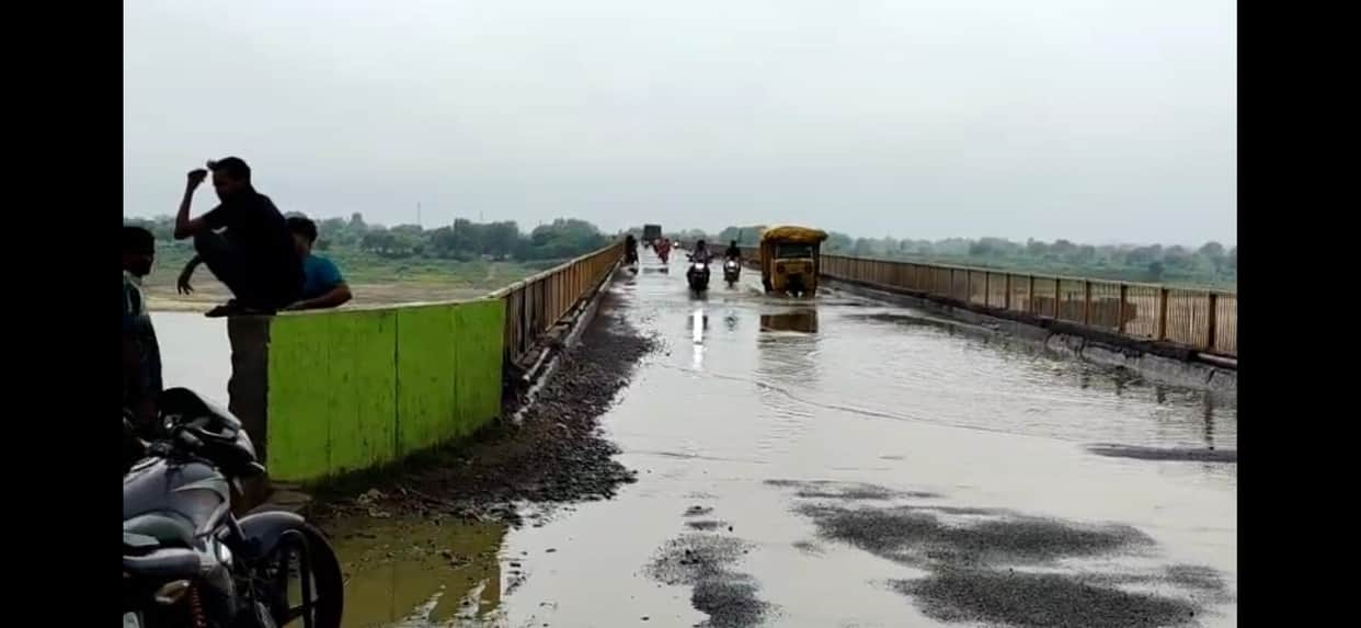 Dilapidated Yamuna Bridge Between Auraiya and Jalaun Poses Risk