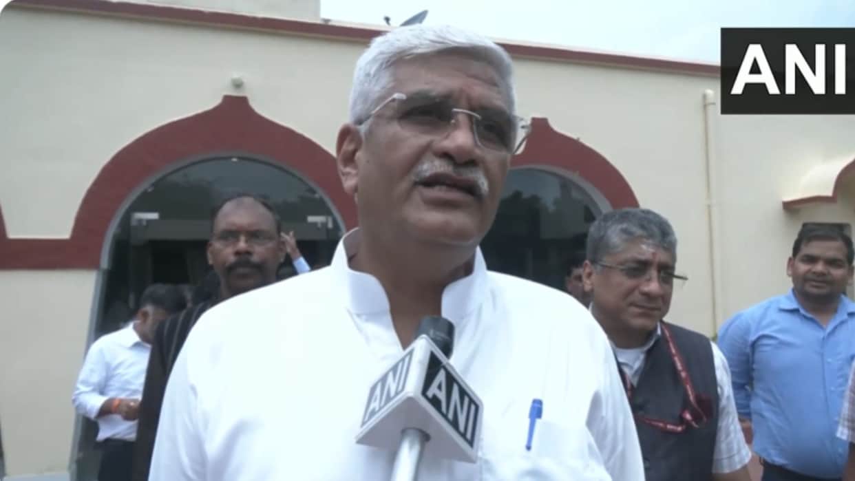 Union Minister Gajendra Singh Shekhawat visited Sarnath Buddhist site in Varanasi