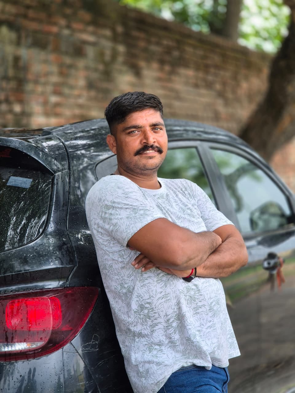 Farrukhabad: हाईवे किनारे घायल मिले युवक की मौत, परिजनों ने लगाया रंजिश में हत्या का आरोप
