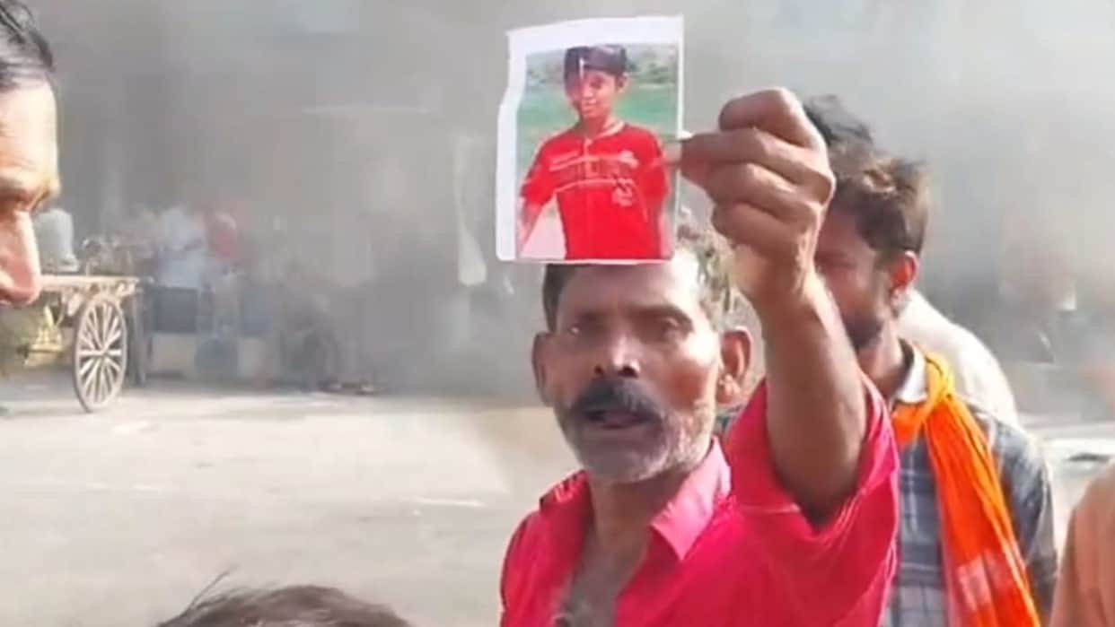 Bihar 11-Year-Old Boy Missing for 3 Days Outraged Family Blocks Highway Demanding Action