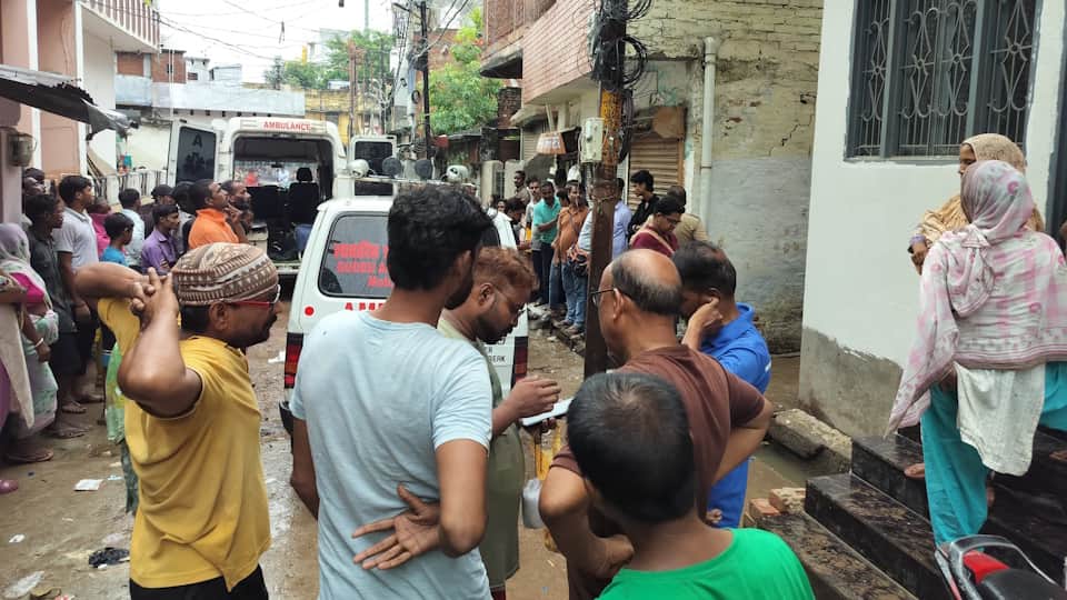 Three people including deaf-mute couple murder in Prayagraj bodies found in rented house
