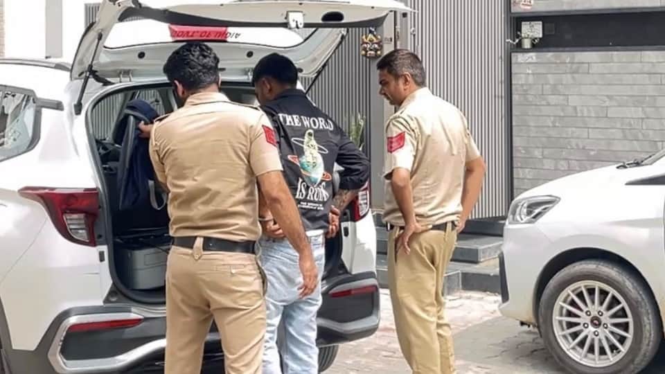 Khanna Customs Department raids businessman premises reports of cash found businessman absconding