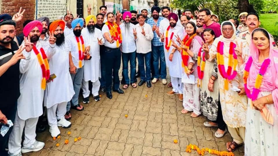 AAP turns tide from single seat Captures Mukerian Council with support from Congress independent