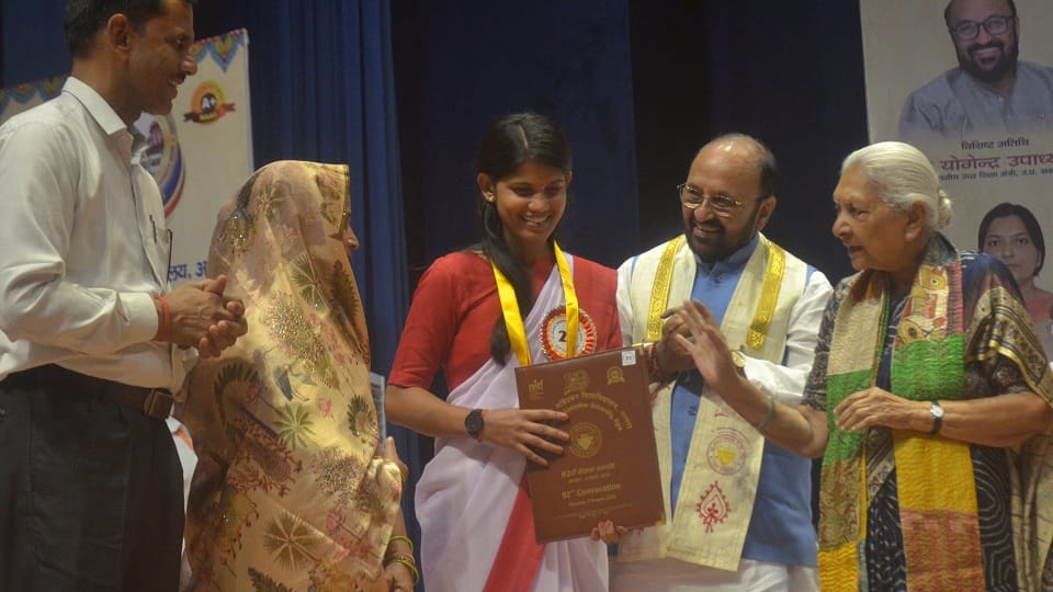 राज्यपाल की बेटों पर चुटकी, बोलीं- जीवनसाथी चुनते वक्त बेटियां पूछेंगी ये सवाल; कोई भी न रोक पाया
