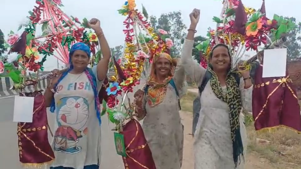 Baghpat: Mother-in-Law, Daughter-in-Law and Sisters-in-Law Complete Kanwar Yatra Together