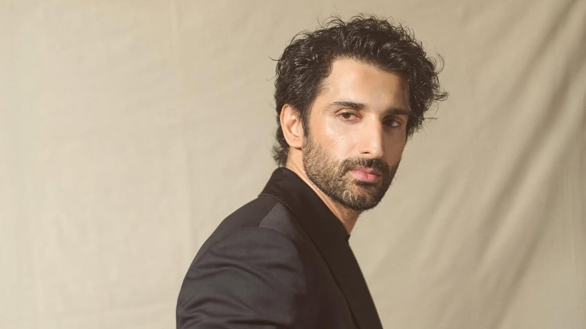 why Farhan Akhtar seperate from Aamir Khan Lalkaara Sidhant Gupta will play pivotal role