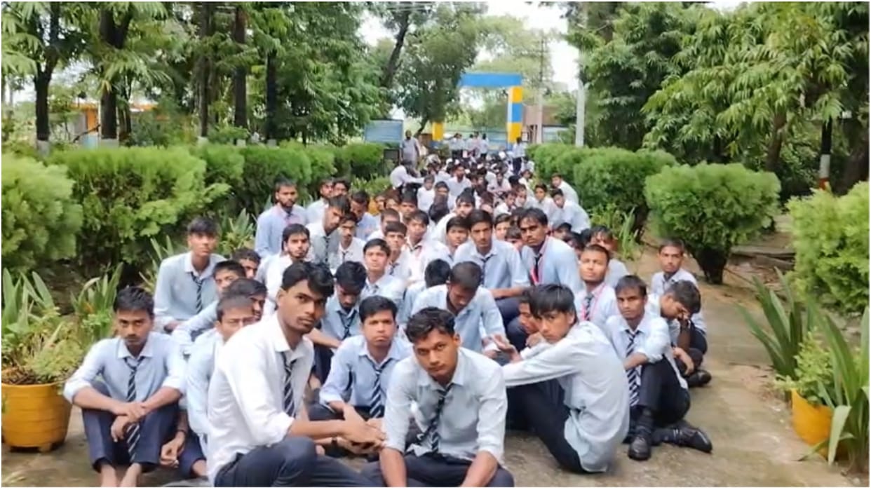 Gen Alpha students protest at Shahjahanpur Navodaya School
