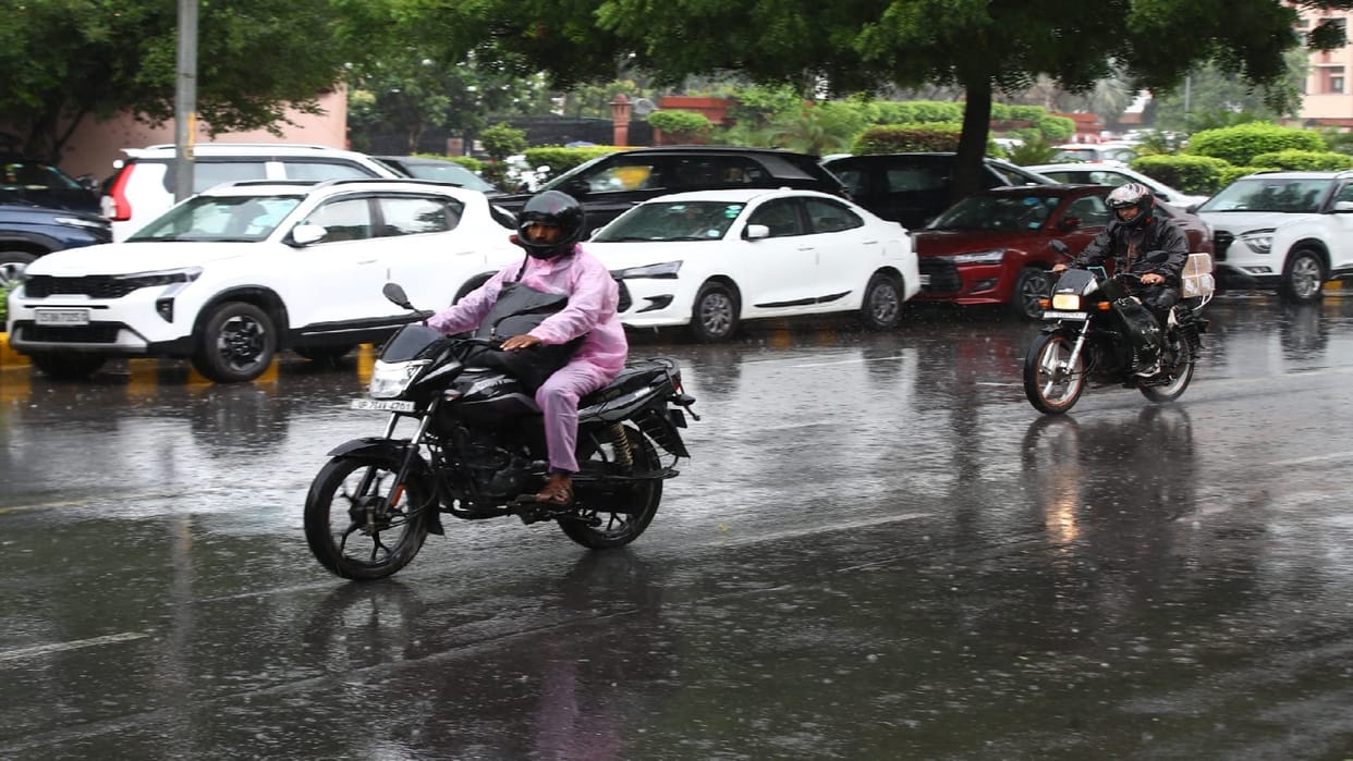 Weather Update Today Yellow alert for rain issued in Delhi today