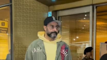 Aaradhya Bachchan sweet gesture viral on social media abhishek and aishwarya spotted on airport