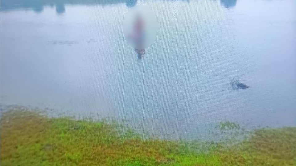 Agra Murder Case Father and Brother-in-Law Four months pregnant unmarried daughter drowned in Chambal River