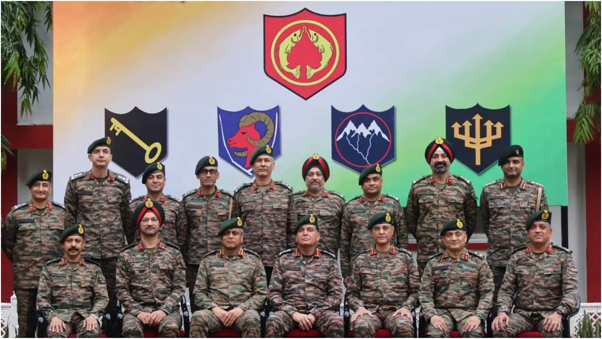 Army Chief Dheeraj Seth visited the UB Area Headquarters in Bareilly