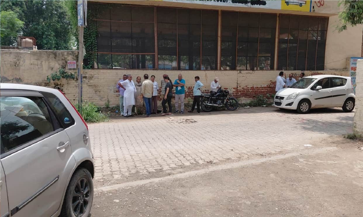 married woman hanged herself under suspicious circumstances after writing "I am not well, sorry In Panipat
