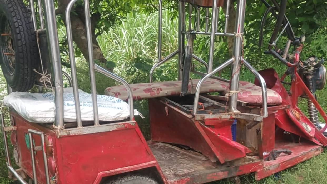 Speeding tractor hits e-rickshaw four injured including a two-year-old girl in Pilibhit