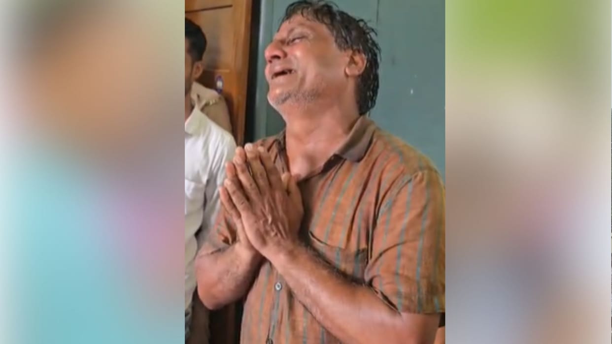 Attendant attempts self-immolation by dousing himself with petrol during prayer