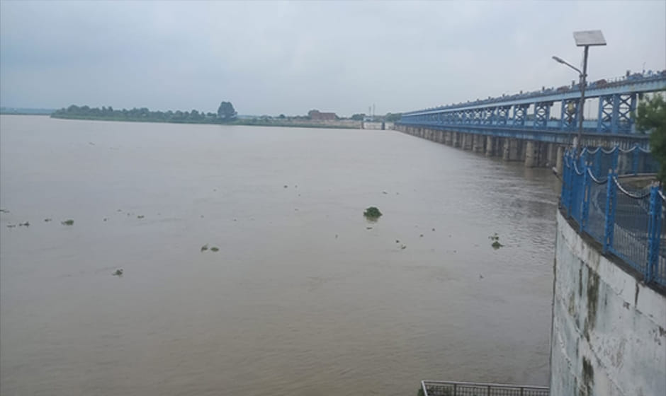 Kanpur: Ganga water level 1.96 meters below warning mark; all 30 barrage gates open