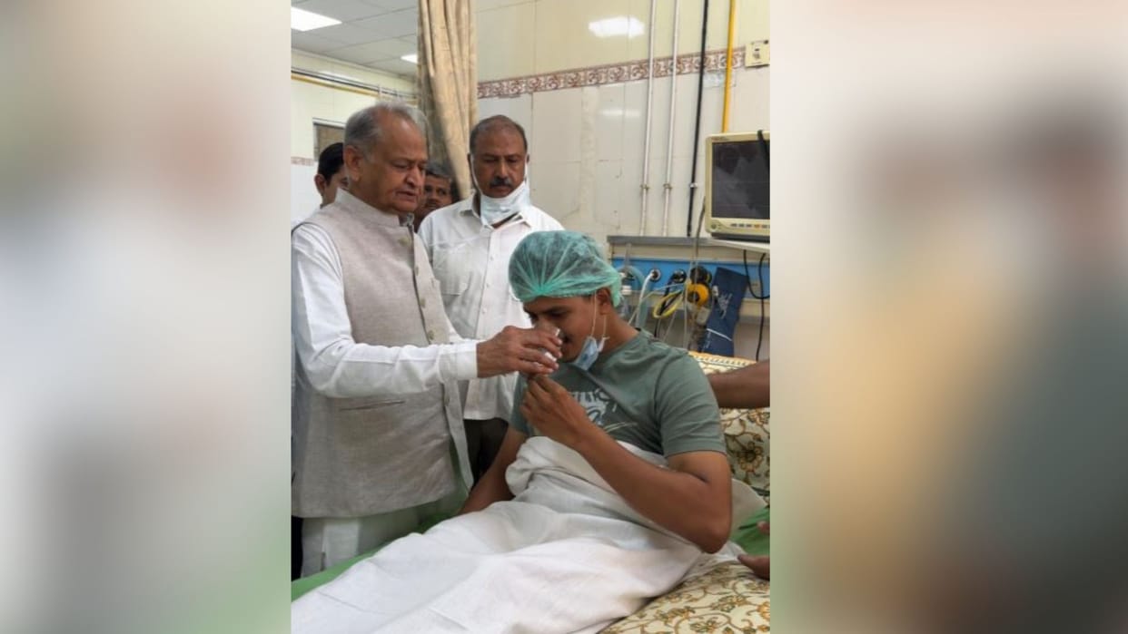 Gehlot Meets Hunger-Striking Student Leader Shubham Rewad at SMS Hospital