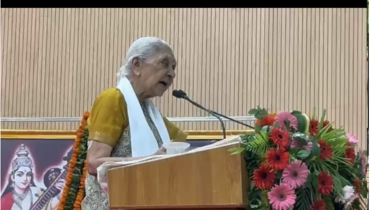 MMMUT दीक्षांत: 60% छात्राएं बनीं उपाधि धारक, राज्यपाल बोलीं- बेटियों की भूमिका निर्णायक