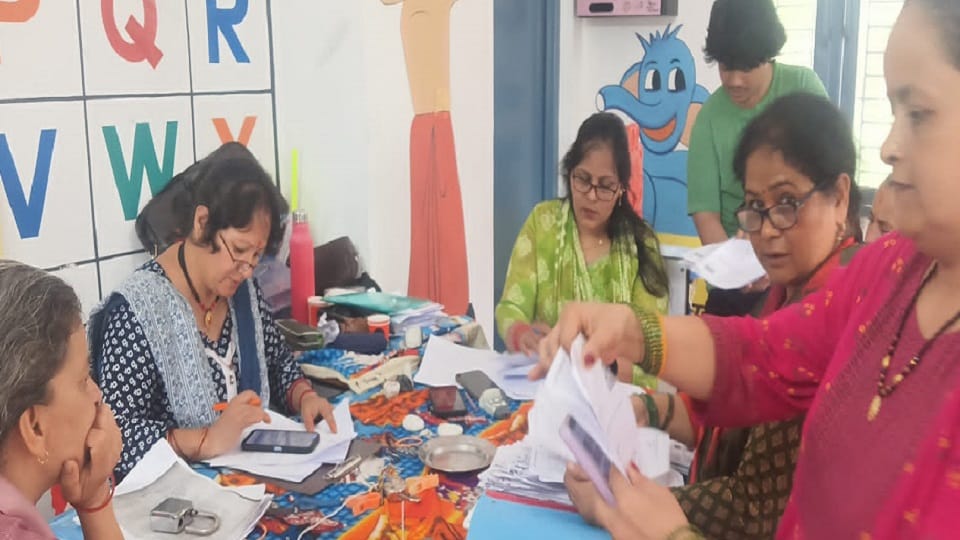 voter-list-revision-turns-into-nostalgic-journey-for-families in haldwani