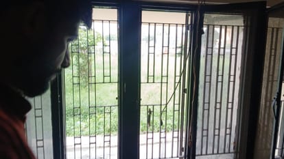 Varanasi 250 miscreants attack Bada Lalpur Stadium hostel assault players and engage in rampant vandalism