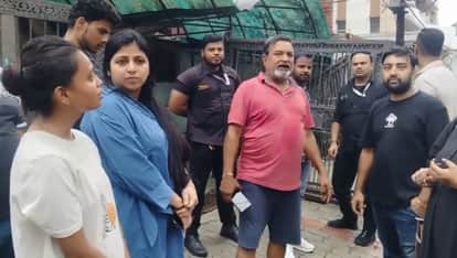 Kanpur Basement of  Parv Punj Apartment in Naveen Nagar caves in cracks appear residents vacate flats