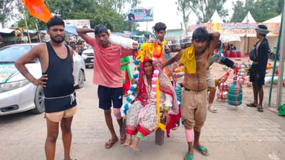 Kanwar Yatra 2026: Devotees Dedicate Kanwar to Martyrs, Son Carries Mother, Another Begins 411-Day Pilgrimage