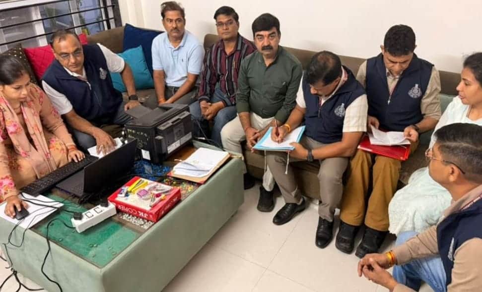 Indore News: EOW raids former medical college pharmacist's home; assets found to be 110% above known sources o